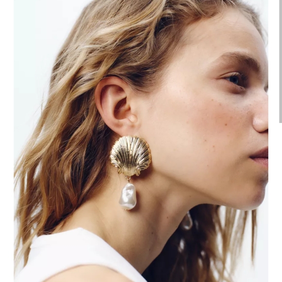 Zara Pearl And Shell Earrings - Picture 1 of 4